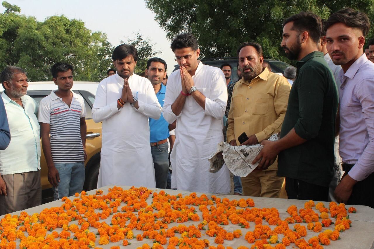 राजस्थान के उपमुख्यमंत्री सचिन पायलट का परी चौक हुआ जोरदार स्वागत राजस्थान के उपमुख्यमंत्री सचिन पायलट का परी चौक हुआ जोरदार स्वागत