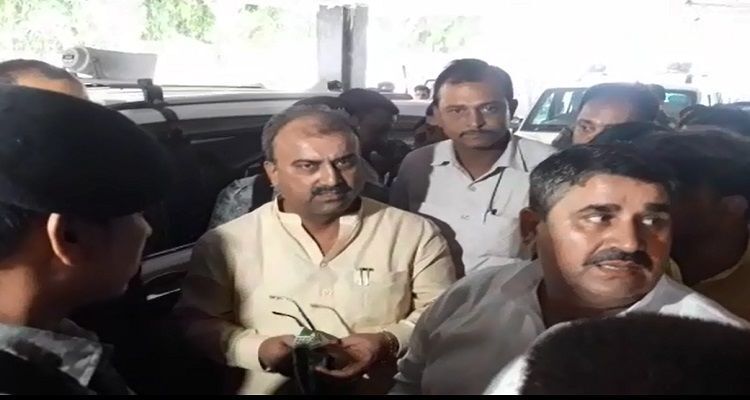 57 बच्चों की मौत के बाद जागी बिहार की सरकार,  स्वास्थ्य मंत्री मुजफ्फरपुर पहुंचे
