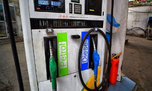 पेट्रोल 2 रुपया 70 पैसा और डीजल 1 रुपया 43 पैसा प्रति लीटर महंगा हुआ पेट्रोल 2 रुपया 70 पैसा और डीजल 1 रुपया 43 पैसा प्रति लीटर महंगा हुआ