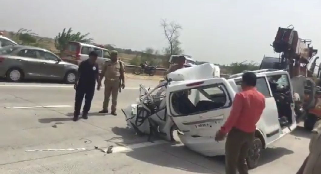 मथुरा में एक्सप्रेस पर हादसा, छह लोंगों की दर्दनाक मौत मथुरा में एक्सप्रेस पर हादसा, छह लोंगों की दर्दनाक मौत