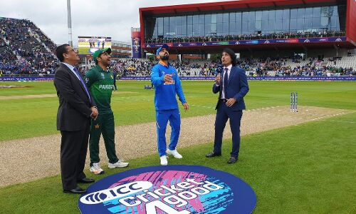 INDvsPAK LIVE : पाक ने टॉस जीकतर भारत को क्यों दिया बल्लेबाजी करने का न्योता
