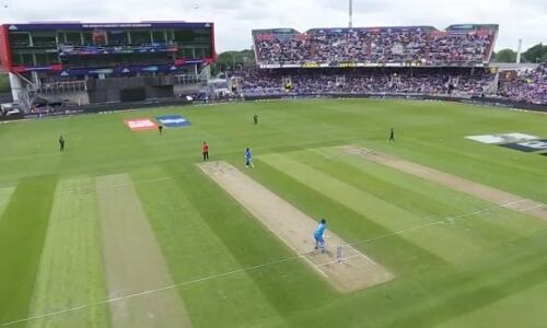 INDvsPAK LIVE : पाक ने टॉस जीता, भारत कर रहा बल्लेबाजी