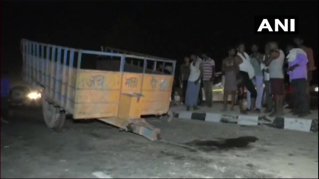 यूपी के सीतापुर में दर्दनाक सड़क हादसा, 6 की मौत, 7 घायल