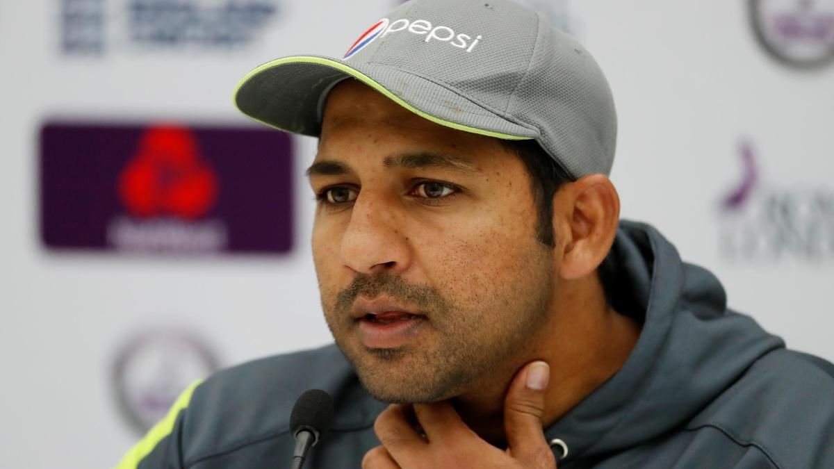 भारत से हार के बाद बौखलाए सरफराज, बोले- मैं अकेला घर नहीं जाने वाला भारत से हार के बाद बौखलाए सरफराज, बोले- मैं अकेला घर नहीं जाने वाला