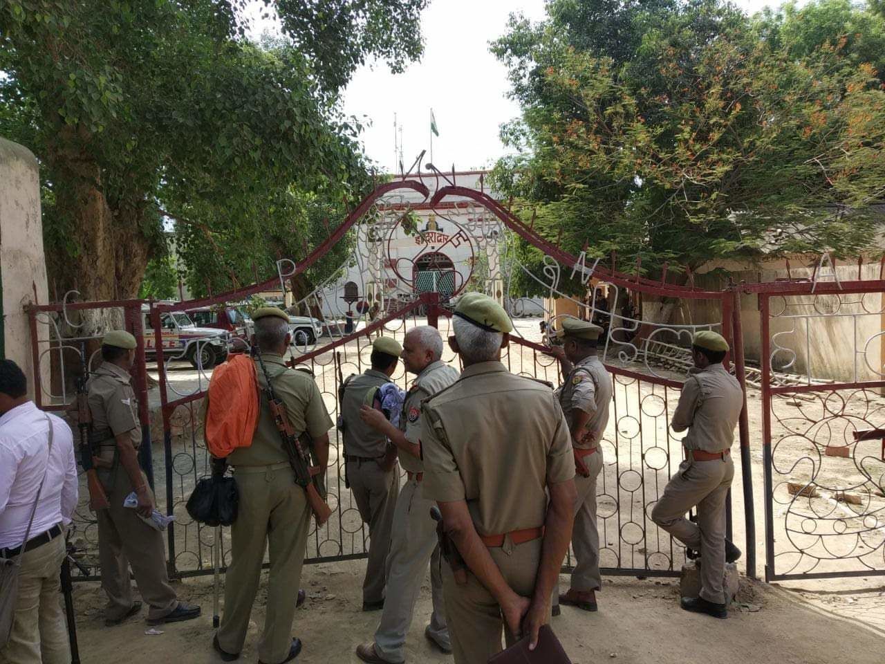 राम जन्म भूमि परिसर में हुए आतंकी हमले के 4 साजिशकर्ताओं को आजीवन कारावास की सज़ा,एक आरोपी दोषमुक्त राम जन्म भूमि परिसर में हुए आतंकी हमले के 4 साजिशकर्ताओं को आजीवन कारावास की सज़ा,एक आरोपी दोषमुक्त