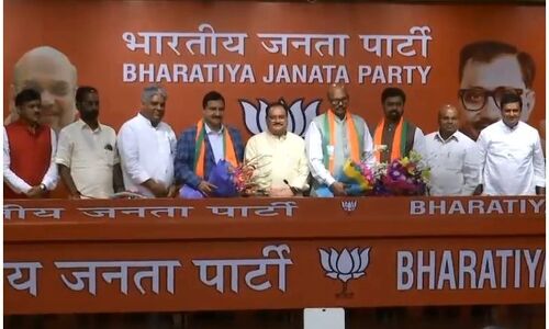 चंद्रबाबू नायडू को बड़ा झटका, तेलगुदेशम पार्टी के 4 राज्य सभा सांसद बीजेपी में हुए शामिल चंद्रबाबू नायडू को बड़ा झटका, तेलगुदेशम पार्टी के 4 राज्य सभा सांसद बीजेपी में हुए शामिल