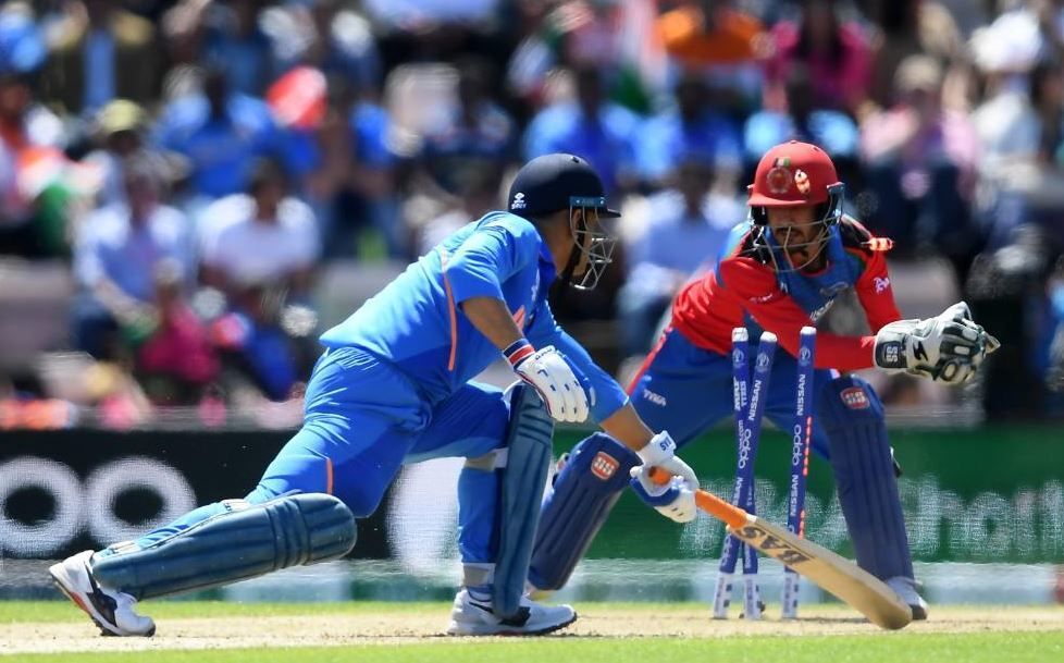 LIVE World Cup INDvAFG : अफगानिस्तान के गेंदबाजों के सामने ढेर हुई टीम इंडिया, 225 रनों का दिया लक्ष्य