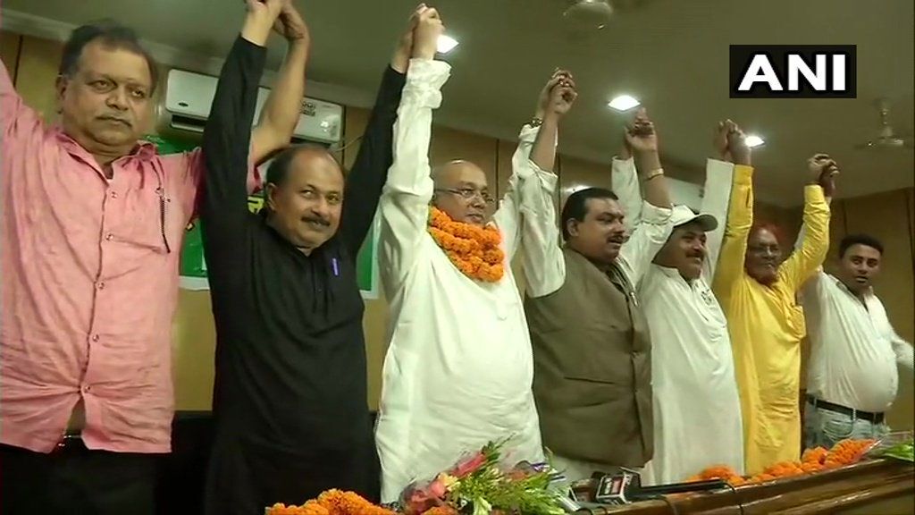 राजद को बड़ा झटका, प्रदेश अध्यक्ष ने बनाई नई पार्टी राजद को बड़ा झटका, प्रदेश अध्यक्ष ने बनाई नई पार्टी