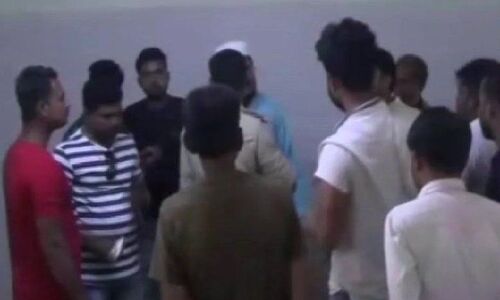 बाइक चोर होने का आरोप लगाकर भीड़ ने शम्स तबरेज को तब तक पीटा जब तक जय श्री राम नहीं बोला बाइक चोर होने का आरोप लगाकर भीड़ ने शम्स तबरेज को तब तक पीटा जब तक जय श्री राम नहीं बोला