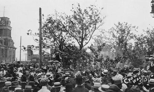 देश चाहे जिसको सौंप दो लेकिन घर बचा लीजिये!