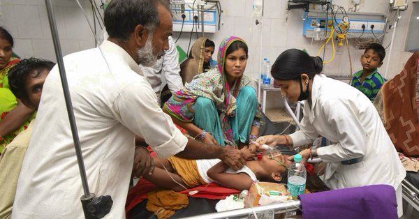 चमकी बुखार के लिए एस्बेस्टस की छत भी जिम्मेदार? एम्स के डॉ ने किया चौंकाने वाला खुलासा चमकी बुखार के लिए एस्बेस्टस की छत भी जिम्मेदार? एम्स के डॉ ने किया चौंकाने वाला खुलासा