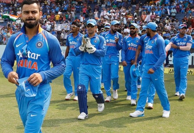 टीम इंडिया बनी No. 1 वनडे टीम, ICC ने जारी की ताजा रैंकिंग टीम इंडिया बनी No. 1 वनडे टीम, ICC ने जारी की ताजा रैंकिंग
