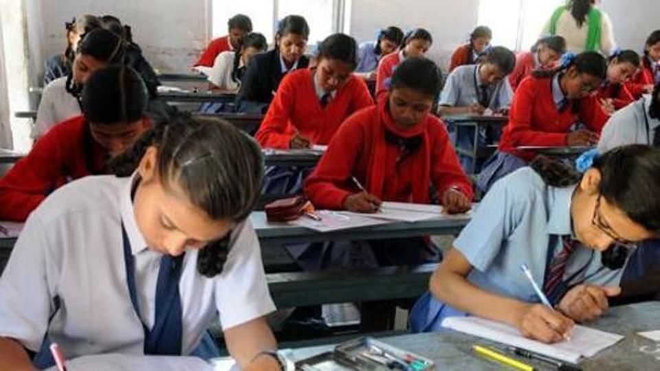 UP Board Exams: यूपी बोर्ड की परीक्षा में होंगे ये बड़े बदलाव, आप भी जान लें