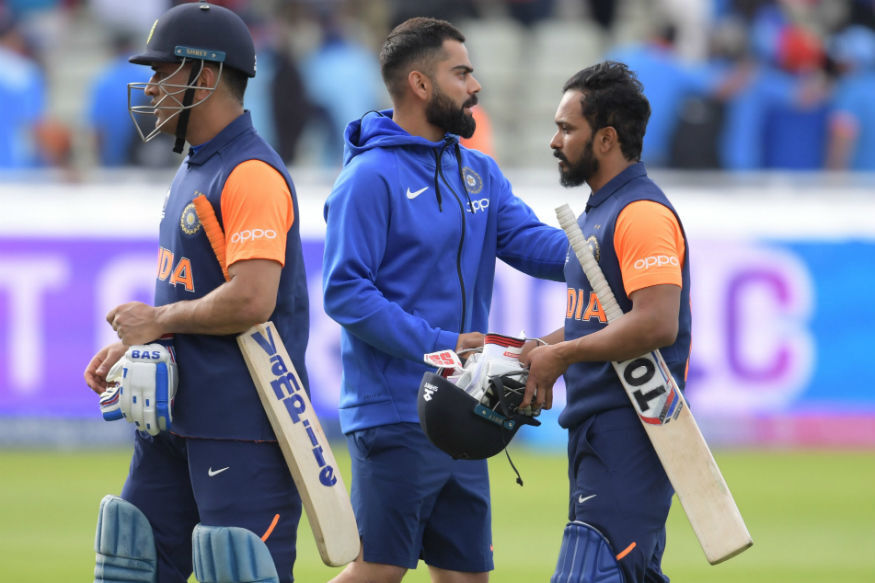 INDvsENG : धोनी की धीमी बल्लेबाजी पर कप्तान विराट ने दिया बड़ा बयान INDvsENG : धोनी की धीमी बल्लेबाजी पर कप्तान विराट ने दिया बड़ा बयान