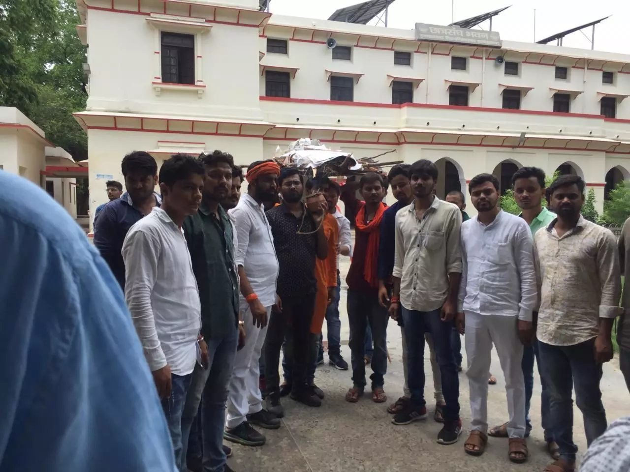 छात्रपरिषद का विरोध जारी आज ,इविवि कैंपस में ABVP ने निकाली छात्र परिषद की अर्थी छात्रपरिषद का विरोध जारी आज ,इविवि कैंपस में ABVP ने निकाली छात्र परिषद की अर्थी