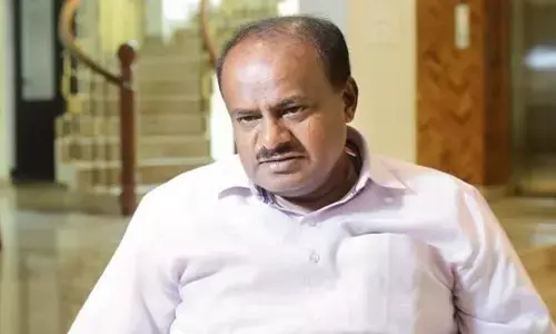 Breaking : कर्नाटक में कुमारस्वामी सरकार पर खतरे के बादल, 11 विधायक इस्तीफ़ा देने पहुंचे