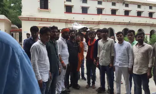 छात्रपरिषद का विरोध जारी आज ,इविवि कैंपस में ABVP ने निकाली छात्र परिषद की अर्थी छात्रपरिषद का विरोध जारी आज ,इविवि कैंपस में ABVP ने निकाली छात्र परिषद की अर्थी