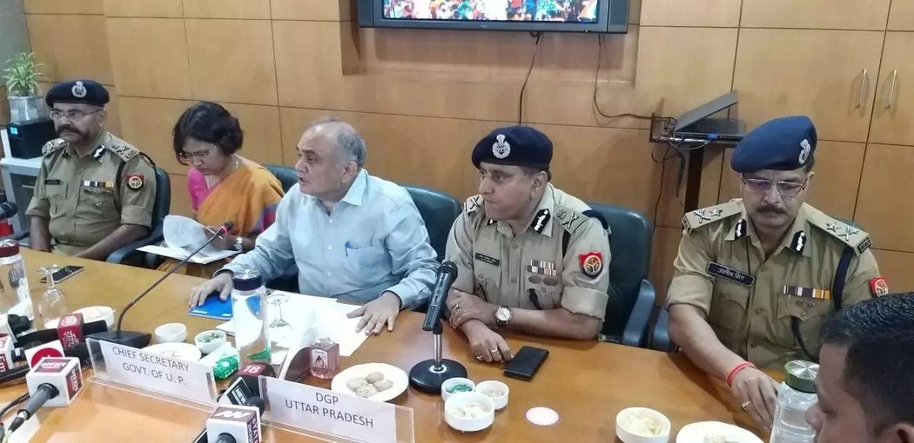 नोएडा: प्रमुख सचिव और डीजीपी ने ली कांवड़ यात्रा को लेकर पांच राज्यों की अधिकारीयों की मीटिंग, दिए ये बड़े निर्देश नोएडा: प्रमुख सचिव और डीजीपी ने ली कांवड़ यात्रा को लेकर पांच राज्यों की अधिकारीयों की मीटिंग, दिए ये बड़े निर्देश