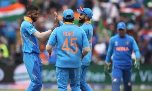 अंक तालिका पर भारत का पहला स्थान , रोहित शर्मा विश्व कप में 5 शतक लगाने वाले पहले बल्लेबाज़ बने अंक तालिका पर भारत का पहला स्थान , रोहित शर्मा विश्व कप में 5 शतक लगाने वाले पहले बल्लेबाज़ बने