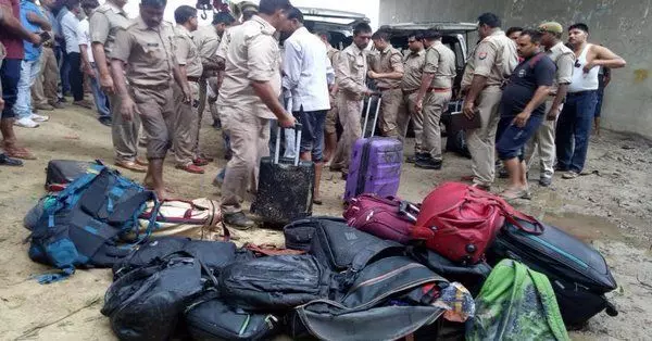 युमना एक्सप्रेस वे हादसा में सबसे पहले पहुंचे निहाल सिंह ने बताई पूरी बात, और रो पड़े जब एक घायल ने पैर पकड कर कही यह बात युमना एक्सप्रेस वे हादसा में सबसे पहले पहुंचे निहाल सिंह ने बताई पूरी बात, और रो पड़े जब एक घायल ने पैर पकड कर कही यह बात