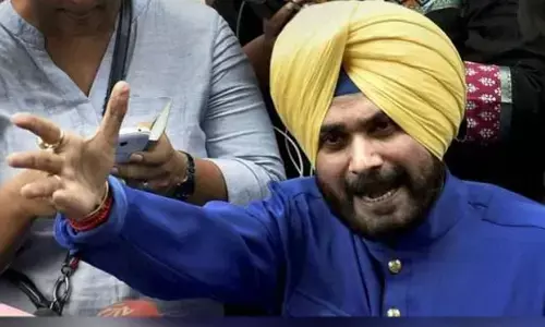 कांग्रेस की टेंशन बढ़ी, पंजाब में नवजोत सिंह सिद्धू ने फिर फूंका बगावत का बिगुल! कांग्रेस की टेंशन बढ़ी, पंजाब में नवजोत सिंह सिद्धू ने फिर फूंका बगावत का बिगुल!