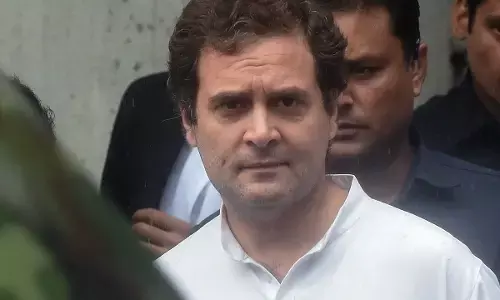 मोदी से नहीं डरने वाले राहुल को कांग्रेसी डरा रहे हैं!