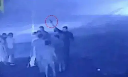 टोल प्लाजा मारपीट और फायरिंग: BJP सांसद राम शंकर कठेरिया के दो सुरक्षाकर्मी गिरफ्तार टोल प्लाजा मारपीट और फायरिंग: BJP सांसद राम शंकर कठेरिया के दो सुरक्षाकर्मी गिरफ्तार