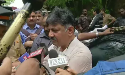 कांग्रेस और जेडीएस के विधायकों का मामला सुप्रीम कोर्ट पहुचा, विधयकों ने सुरक्षा की गुहार लगाई