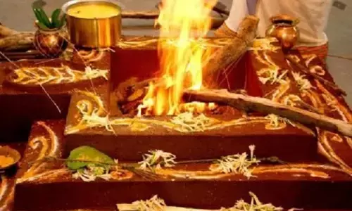 हिंदू शास्त्रों के मान्यताओं के आधार पर सुबह-सुबह श्रृंगार की हुई महिला पर नजर पड़ जाय समझ लीजिये हिंदू शास्त्रों के मान्यताओं के आधार पर सुबह-सुबह श्रृंगार की हुई महिला पर नजर पड़ जाय समझ लीजिये