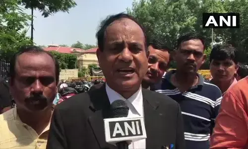 कोर्ट पहुंचे अजितेश की अज्ञात लोगों ने की पिटाई ,कोर्ट ने सुरक्षा का दिया निर्देश कोर्ट पहुंचे अजितेश की अज्ञात लोगों ने की पिटाई ,कोर्ट ने सुरक्षा का दिया निर्देश