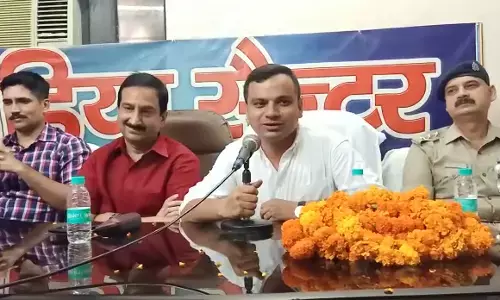 मुजफ्फरनगर : मीडिया सेंटर पर पुलिस प्रशासनिक अधिकारियों के साथ हुई चर्चा
