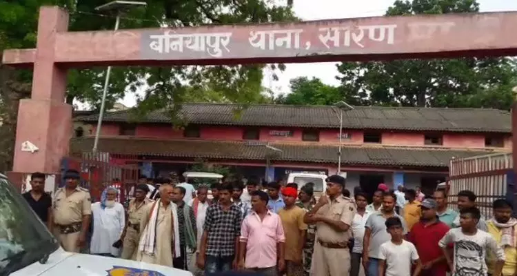 छपरा में तीन लोंगों को पीट पीट कर मार डाला छपरा में तीन लोंगों को पीट पीट कर मार डाला