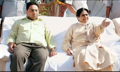 12 साल में आनंद कुमार ने खोलीं 49 डमी कंपनियां, एक दर्जन के पते निकले फर्जी मचा हडकम्प