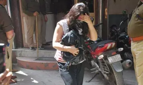 दिल्ली से पार्टी करने आई विदेशी महिला के साथ गुरुग्राम में हुआ गैंगरेप दिल्ली से पार्टी करने आई विदेशी महिला के साथ गुरुग्राम में हुआ गैंगरेप