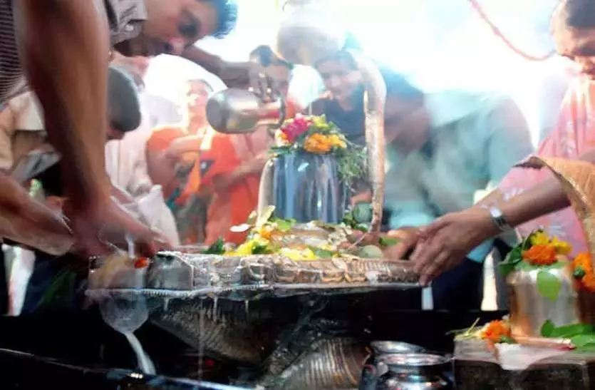 आज है सावन का पहला सोमवार, जानिए- राशि के अनुसार कैसे करें भगवान शिव की पूजा
