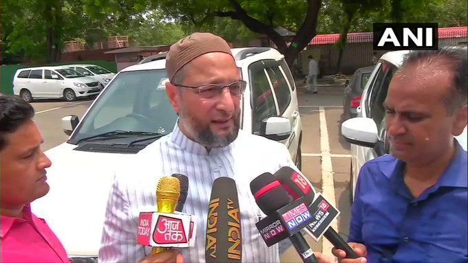 औवेसी फिर मंदिर मस्जिद की राजनीति भड़का रहे हैं औवेसी फिर मंदिर मस्जिद की राजनीति भड़का रहे हैं