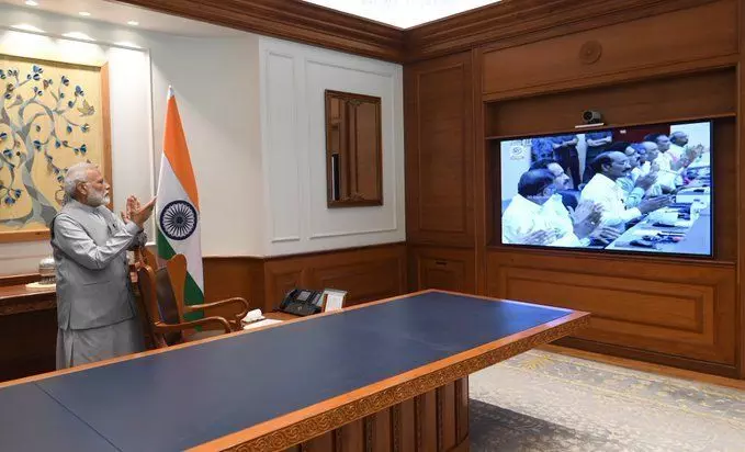 चंद्रयान-2 की लॉन्चिंग को PM मोदी ने देखा लाइव, ट्वीट कर बोले- ये गर्व का समय