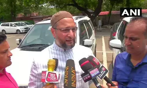 औवेसी फिर मंदिर मस्जिद की राजनीति भड़का रहे हैं औवेसी फिर मंदिर मस्जिद की राजनीति भड़का रहे हैं