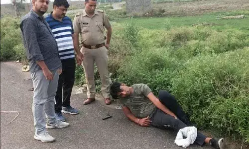 ग्रेटर नोएडा में पुलि‍स और बदमाश के बीच मुठभेड़ 25 हजार का इनामी बदमाश गिरफ्तार
