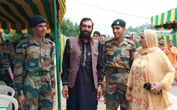 शहीद सैनिक औरंगजेब के भाई शब्बीर और तारिक सेना में भर्ती, कहा- आतंकियों से लेंगे बदला