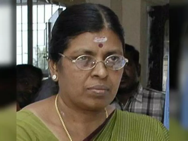 तमिलनाडु : द्रमुक की पूर्व मेयर, उनके पति समेत 3 की घर में घुसकर हत्या