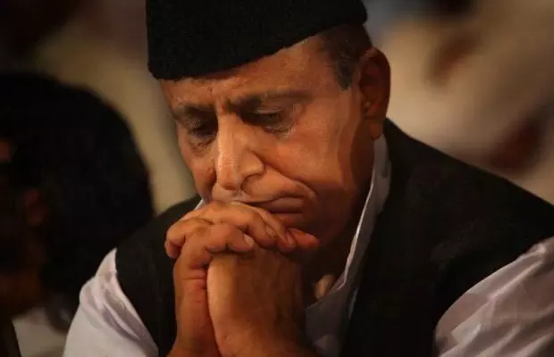 आजम खान की मुश्किलें बढ़ीं, शत्रु संपत्ति मामले में सपा नेता समेत 4 पर रिपोर्ट दर्ज