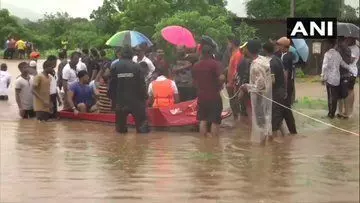 बाढ़ में फंसी महालक्ष्मी एक्सप्रेस, 500 लोगों को सुरक्षित निकाला गया, NDRF और नेवी की टीम राहत बचाव काम में जुटी
