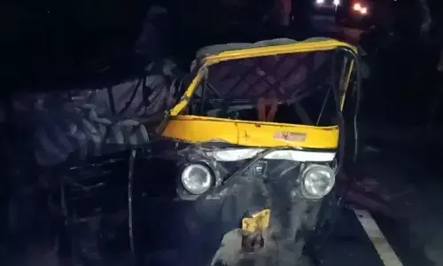 यूपी में बेकाबू ट्रक और टेंपो में टक्कर, हादसे में 4 लोगों की मौत, 6 घायल यूपी में बेकाबू ट्रक और टेंपो में टक्कर, हादसे में 4 लोगों की मौत, 6 घायल