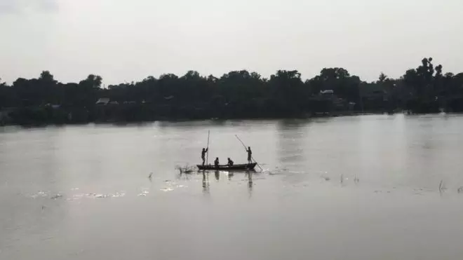 यूपी : बहराइच में यात्रियों से भरी नाव सरयू नदी में पलटी, एक की मौत 17 लापता