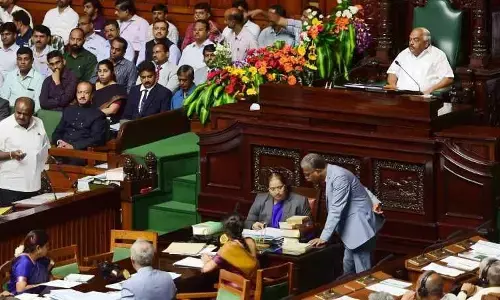 बड़ी ख़बर : कर्नाटक के 14 बागी विधायकों को स्पीकर ने अयोग्य करार दिया, येदियुरप्‍पा सरकार का बहुमत परीक्षण कल