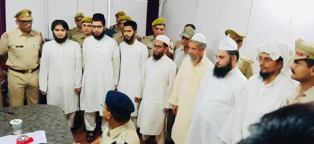 शामली पुलिस को मिली बड़ी कामयाबी, यूपी के मदरसे में 2 साल से रह रहे थे ये 4 विदेशी, पुलिस ने 3 शिक्षकों को भी दबोचा शामली पुलिस को मिली बड़ी कामयाबी, यूपी के मदरसे में 2 साल से रह रहे थे ये 4 विदेशी, पुलिस ने 3 शिक्षकों को भी दबोचा