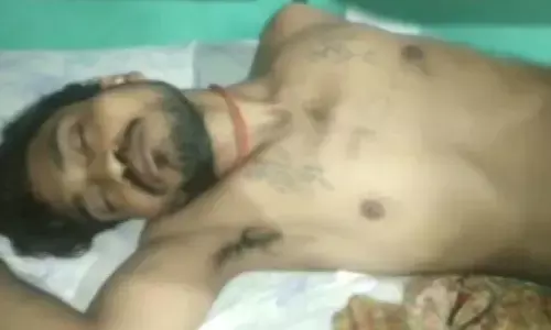 शराब के नशे में धुत शख्स ने सांप को टुकड़े-टुकड़े कर काट खाया, और फिर...