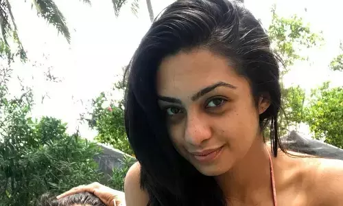 इस टीवी एक्ट्रेस ने टॉपलेस होकर किया योगा, यहां देखें Viral Photo