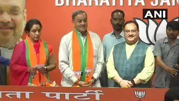 UP में कांग्रेस को बड़ा झटका, संजय सिंह और उनकी पत्नी अमिता सिंह ने थामा बीजेपी का दामन